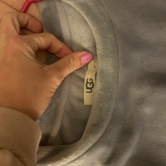 SUPER SOFT UGG FUR LONG SLEEVE - Picture 2 of 5